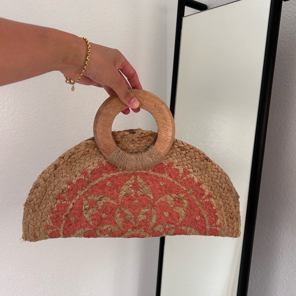 HTF ANTHROPOLOGIE Natural Woven Handbag with Wooden Handles